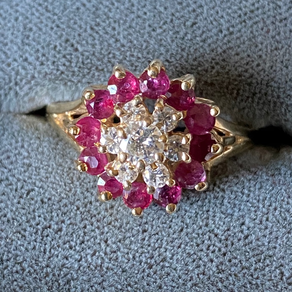 Vintage 14k Yellow Gold Diamond & Ruby Ring